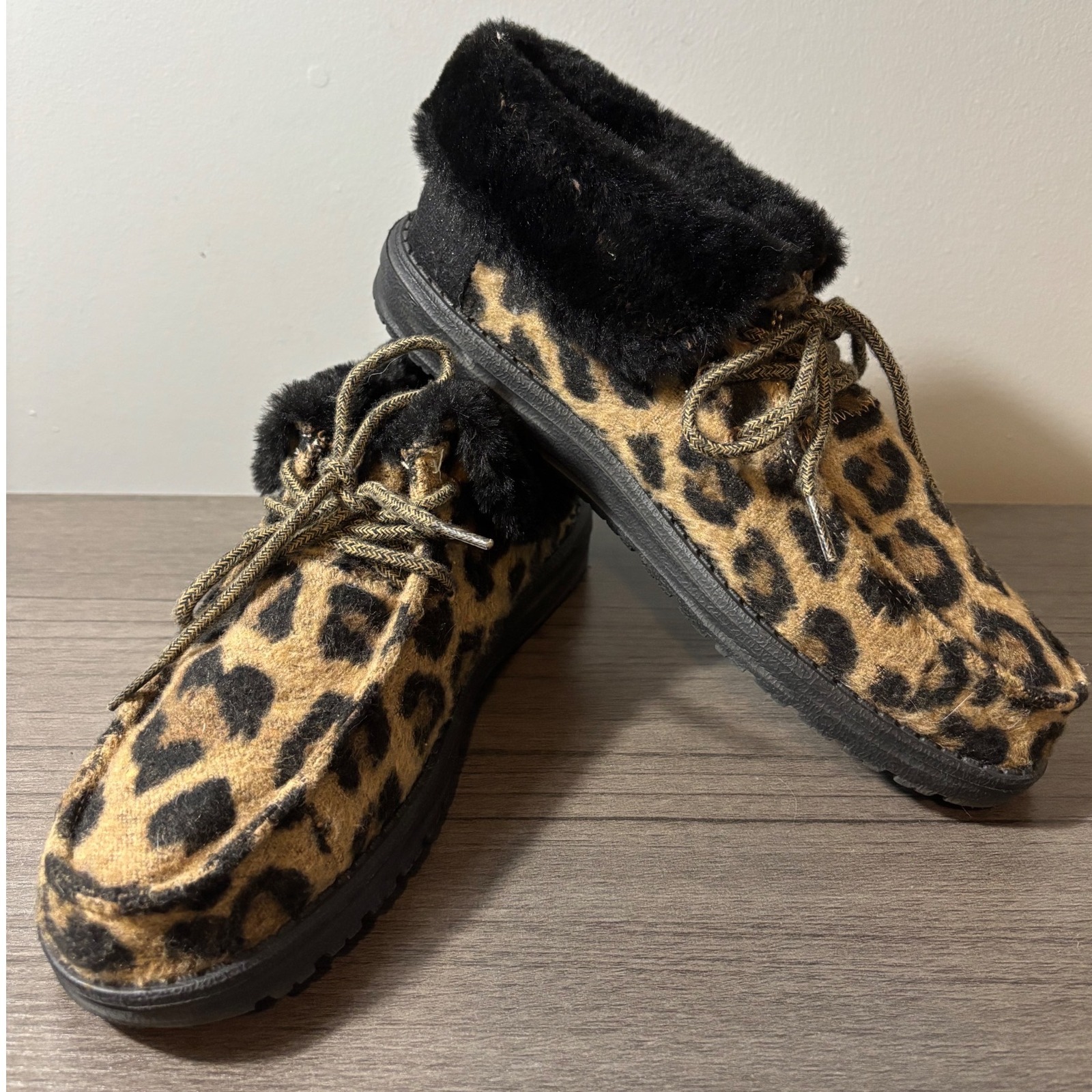 Heydude Britt Women's Leo Nut Leopard Print Faux Fur Trim Bootie Sneakers Size 9